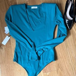 Brand new Aritzia top